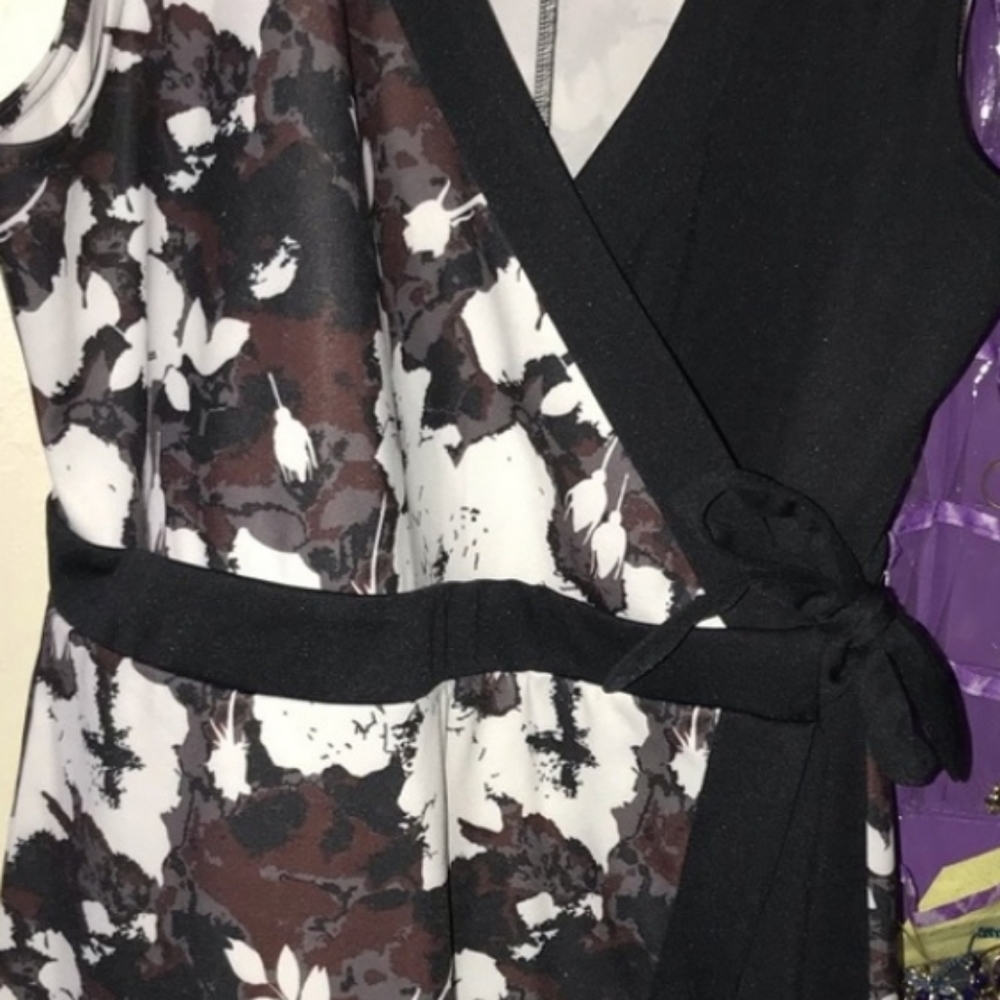 Wrap dress - Picture 3 of 5